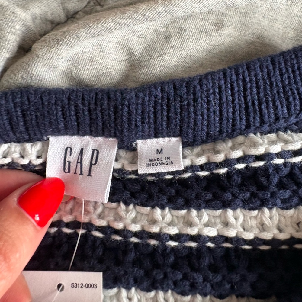 NWT Gap women’s sweater jacket - Picture 2 of 5